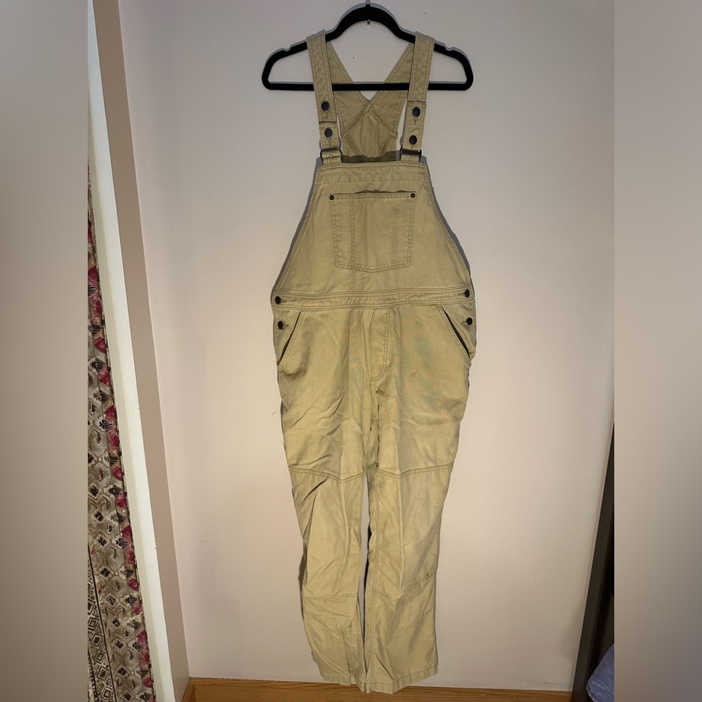 Patagonia women’s hemp canvas bib overalls size Large in Tan